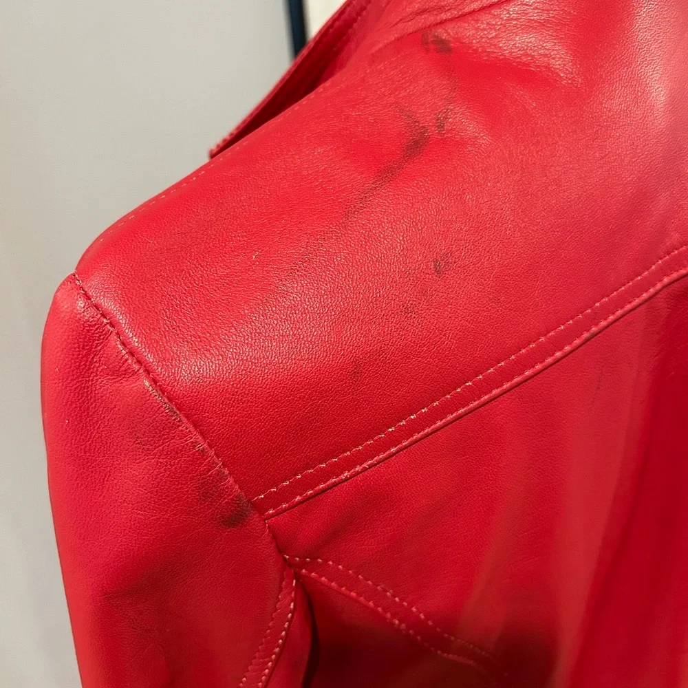 Red jacket - Picture 3 of 4